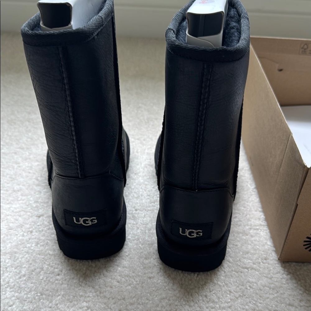 New UGG Black Classic Short Leather Boots 5 36 - Picture 3 of 7